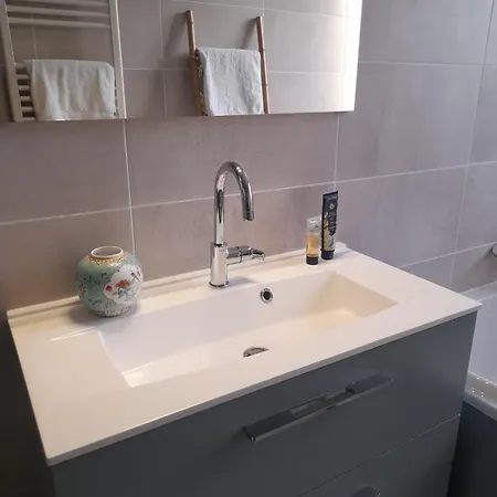 Double Room, In An Elegant House, Centre, Terraces View Canigou